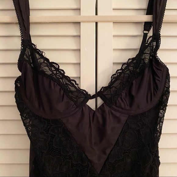 Black lace bodysuit - Picture 3 of 5